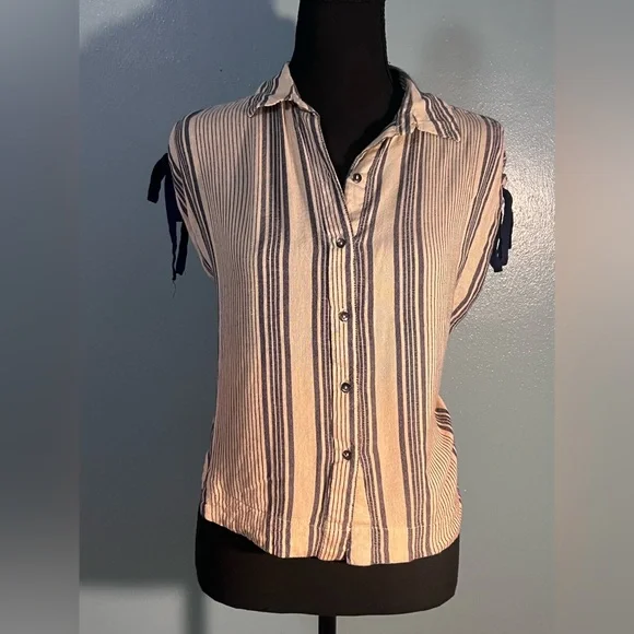 Free people short sleeve top - Picture 1 of 7